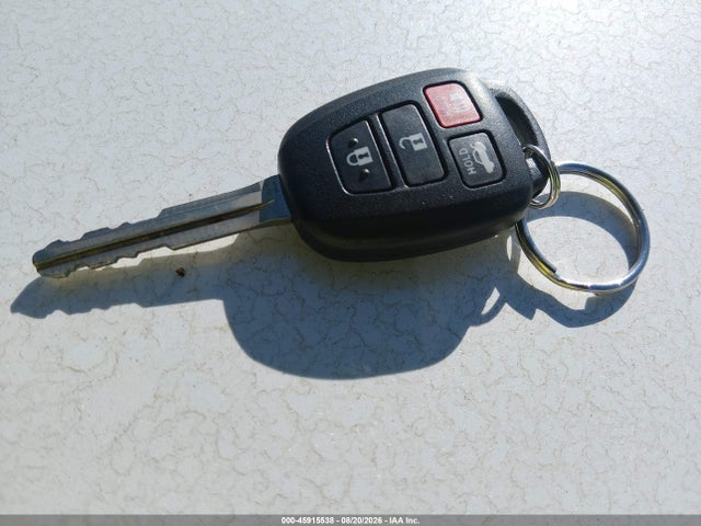 5YFBURHE3HP647592 Toyota COROLLA LE