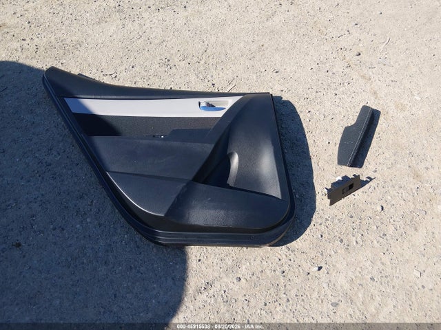 5YFBURHE3HP647592 Toyota COROLLA LE