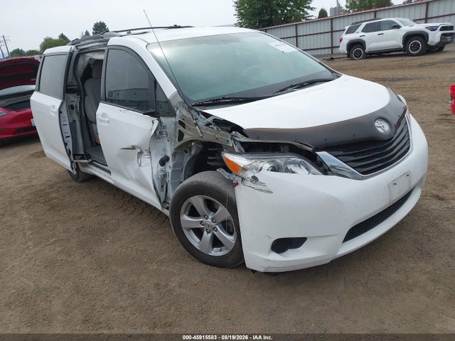 2012 Toyota Sienna Le V6 8 Passenger მანქანა იყიდება აუქციონზე, vin: 5TDKK3DC3CS215821, აუქციონის ნომერი: 45915583