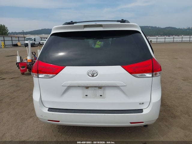 2012 Toyota Sienna Le V6 8 Passenger მანქანა იყიდება აუქციონზე, vin: 5TDKK3DC3CS215821, აუქციონის ნომერი: 45915583