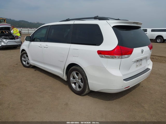 2012 Toyota Sienna Le V6 8 Passenger მანქანა იყიდება აუქციონზე, vin: 5TDKK3DC3CS215821, აუქციონის ნომერი: 45915583