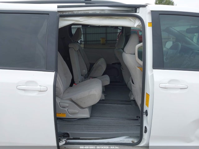 2012 Toyota Sienna Le V6 8 Passenger მანქანა იყიდება აუქციონზე, vin: 5TDKK3DC3CS215821, აუქციონის ნომერი: 45915583