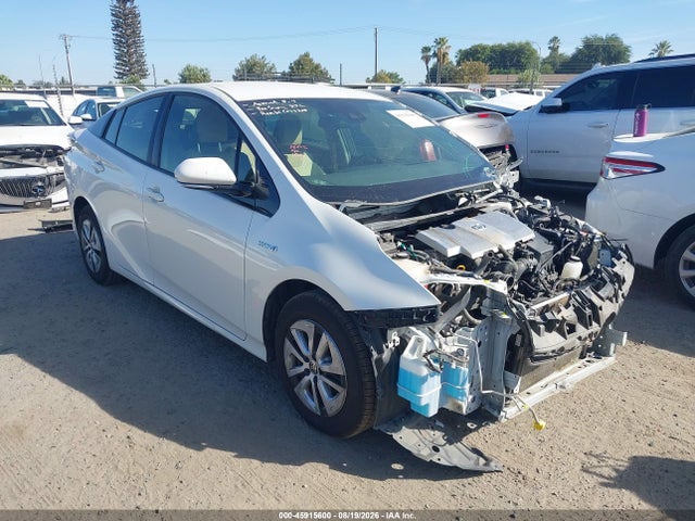 Toyota Prius Two Eco 2017 JTDKARFU4H3029967 головне зображення