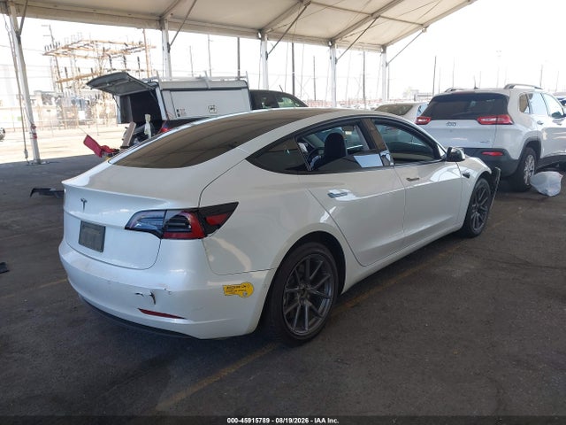Tesla Model 3 Rear-wheel Drive 2022 5YJ3E1EA1NF126463 Image 4