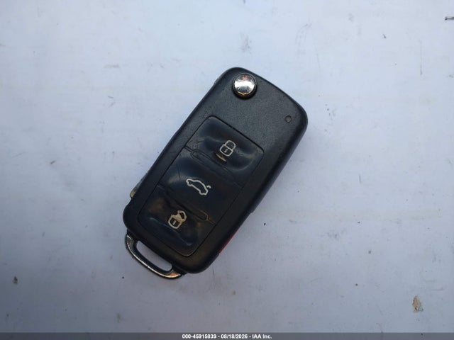 1VWAT7A34FC018356 Volkswagen Passat 1.8t Wolfsburg Edition