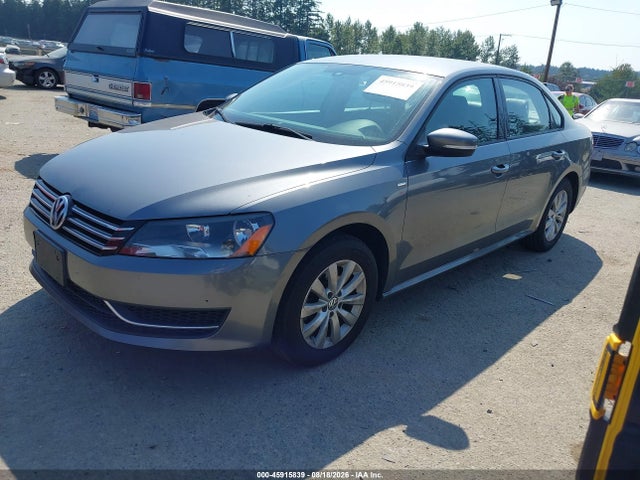 1VWAT7A34FC018356 Volkswagen Passat 1.8t Wolfsburg Edition