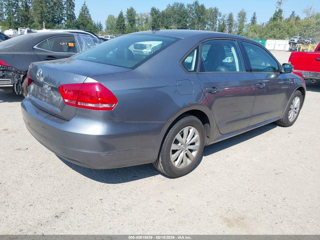 1VWAT7A34FC018356 Volkswagen Passat 1.8t Wolfsburg Edition