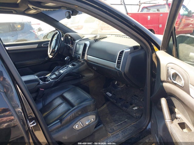 2013 Porsche Cayenne Gts მანქანა იყიდება აუქციონზე, vin: WP1AD2A21DLA75667, აუქციონის ნომერი: 45915887
