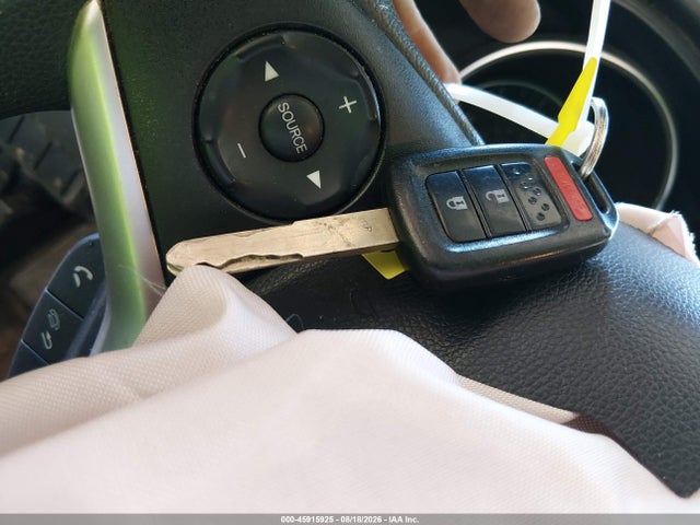 45915925 :رقم المزاد ، 3HGGK5H59GM701005 vin ، 2016 Honda Fit Lx مزاد بيع