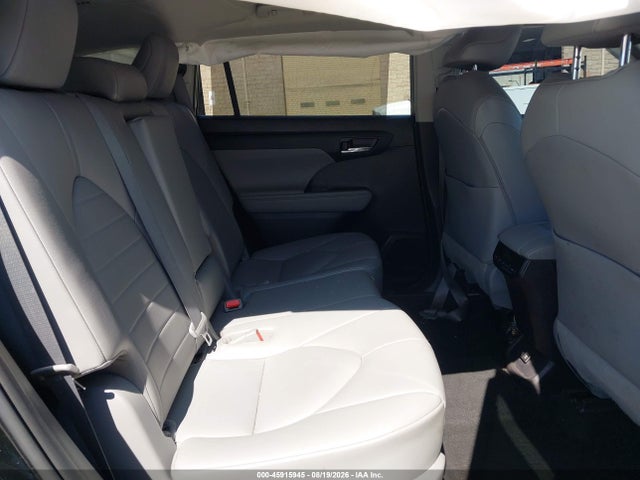 Toyota Highlander Xle 2021 5TDHZRBH6MS551147 Image 8