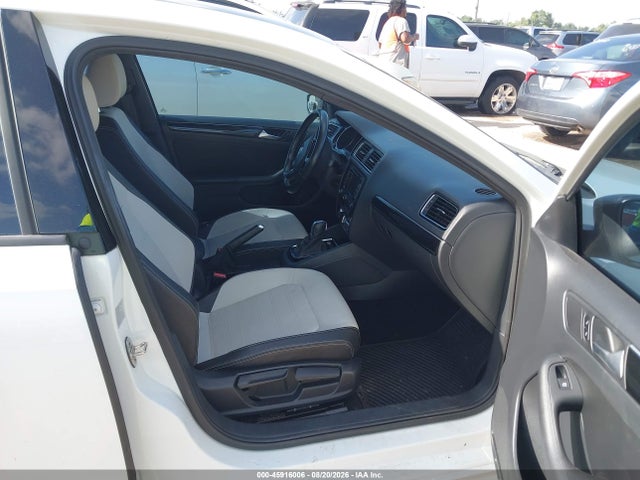 Продажа на аукционе авто 2015 Volkswagen Jetta 1.8t Sport, vin: 3VWD17AJ5FM409998, номер лота: 45916006
