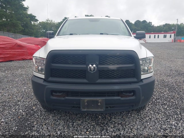 45916175 :رقم المزاد ، 3C6TR5HT4JG375229 vin ، 2018 Ram 2500 Tradesman  4x4 8' Box مزاد بيع