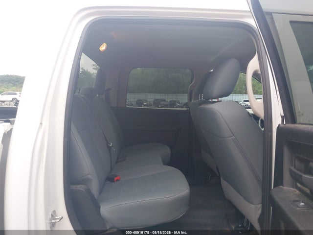 45916175 :رقم المزاد ، 3C6TR5HT4JG375229 vin ، 2018 Ram 2500 Tradesman  4x4 8' Box مزاد بيع