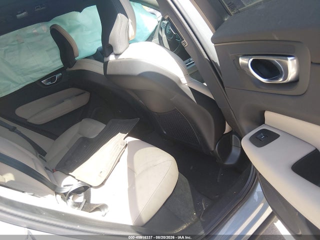 Volvo Xc60 B5 Plus 2026 YV4M12RC2T1481212 Image 8