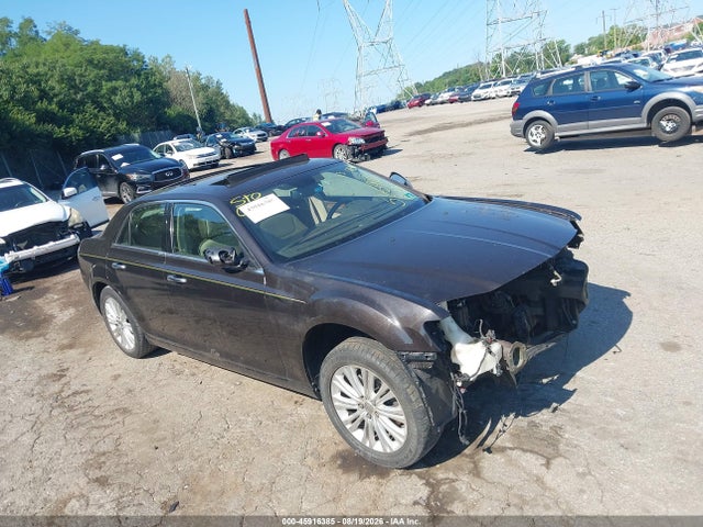 Продаж на аукціоні авто 2013 Chrysler 300c Luxury Series Awd, vin: 2C3CCAST2DH565910, номер лоту: 45916385