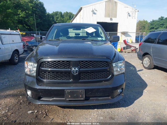 2018 Ram 1500 Express  4x4 6'4 Box მანქანა იყიდება აუქციონზე, vin: 1C6RR7FG4JS205246, აუქციონის ნომერი: 45916480