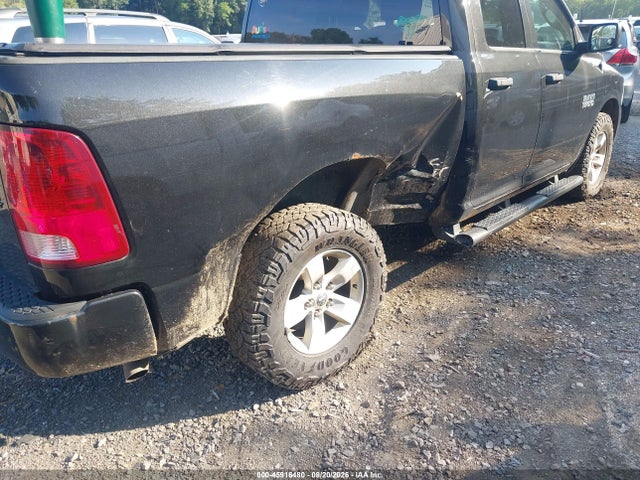 2018 Ram 1500 Express  4x4 6'4 Box მანქანა იყიდება აუქციონზე, vin: 1C6RR7FG4JS205246, აუქციონის ნომერი: 45916480