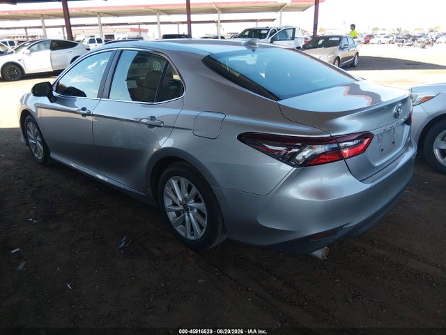 Toyota CAMRY LE 2024 4T1C11AKXRU873675 Image 3