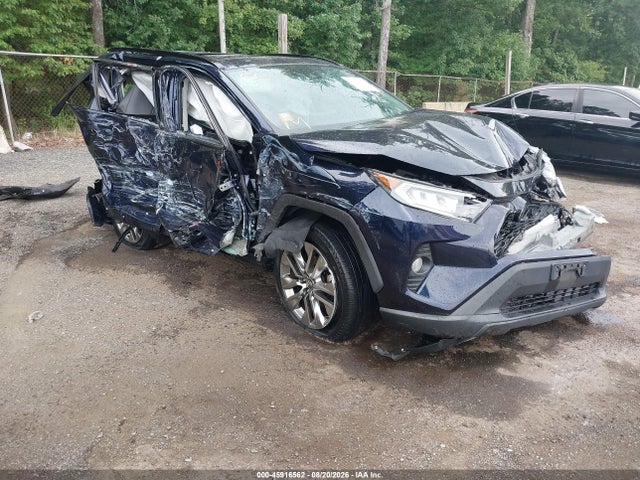 Продаж на аукціоні авто 2020 Toyota Rav4 Xle Premium, vin: 2T3A1RFV0LW093000, номер лоту: 45916562
