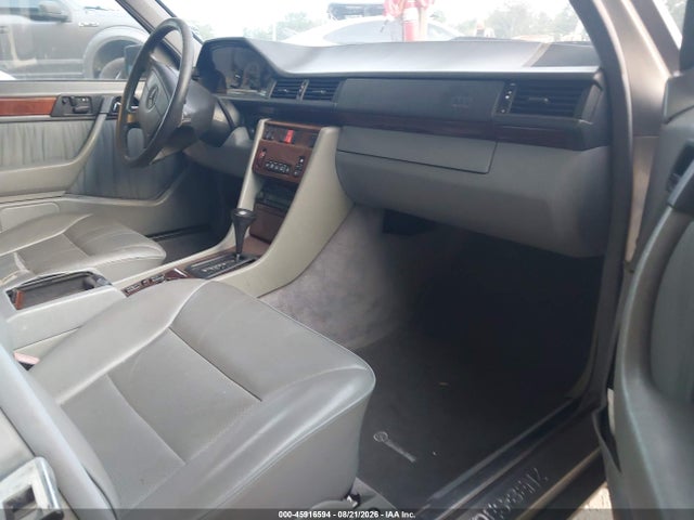 Продажа на аукционе авто 1995 Mercedes-benz E 320 Base/320 Special, vin: WDBEA32E7SC256911, номер лота: 45916594