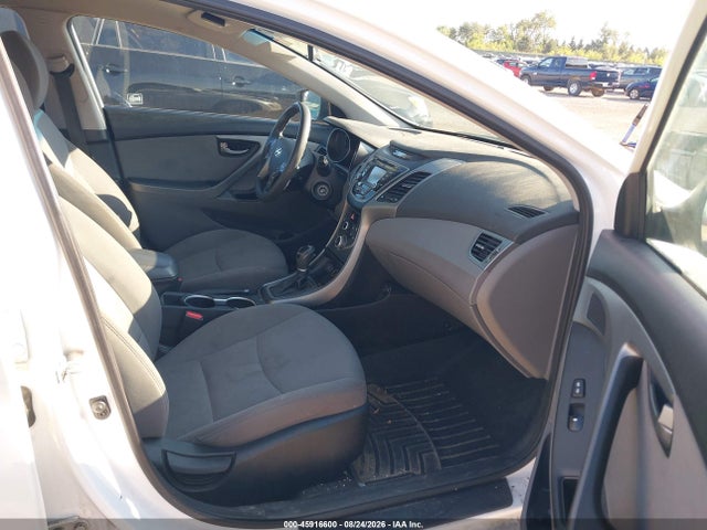 45916600 :رقم المزاد ، 5NPDH4AE9GH745547 vin ، 2016 Hyundai Elantra Se مزاد بيع