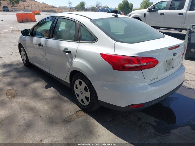 Ford FOCUS S 2015 1FADP3E20FL358043 Image 3