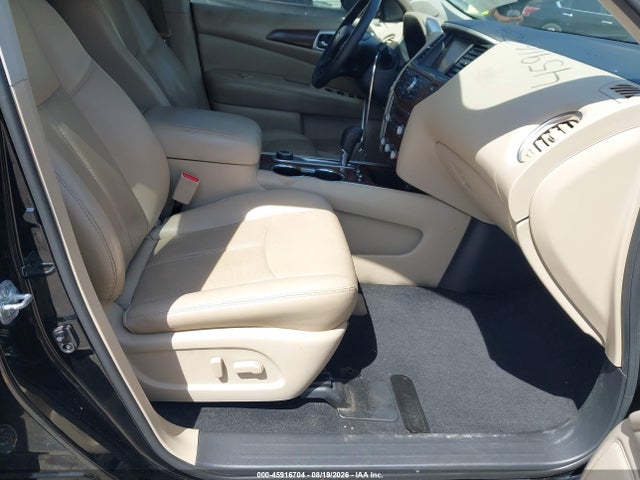 Продажа на аукционе авто 2017 Nissan Pathfinder Platinum, vin: 5N1DR2MM2HC625926, номер лота: 45916704