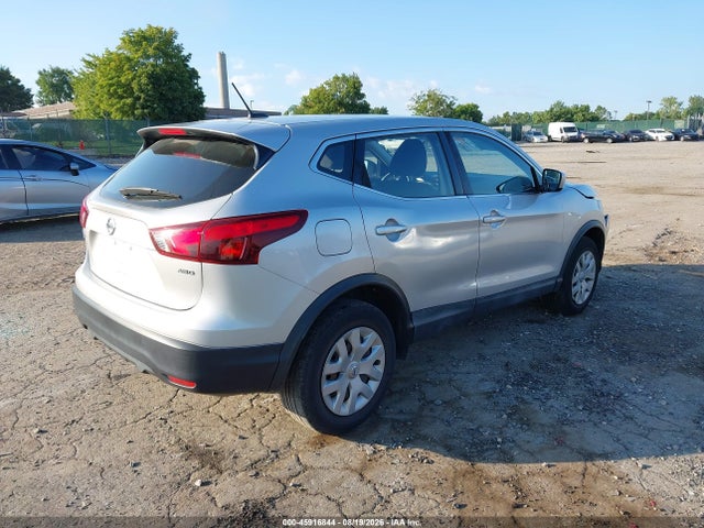 JN1BJ1CR3KW312340 Nissan Rogue Sport S
