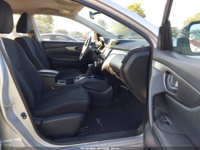 JN1BJ1CR3KW312340 Nissan Rogue Sport S
