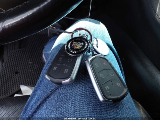 45917116 :رقم المزاد ، 1GYS3HKJ2HR144171 vin ، 2017 Cadillac Escalade Esv Luxury مزاد بيع