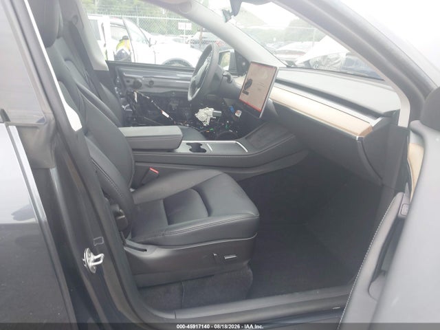 Продажа на аукционе авто 2023 Tesla Model Y Awd/long Range Dual Motor All-wheel Drive, vin: 7SAYGDEE0PF608576, номер лота: 45917140