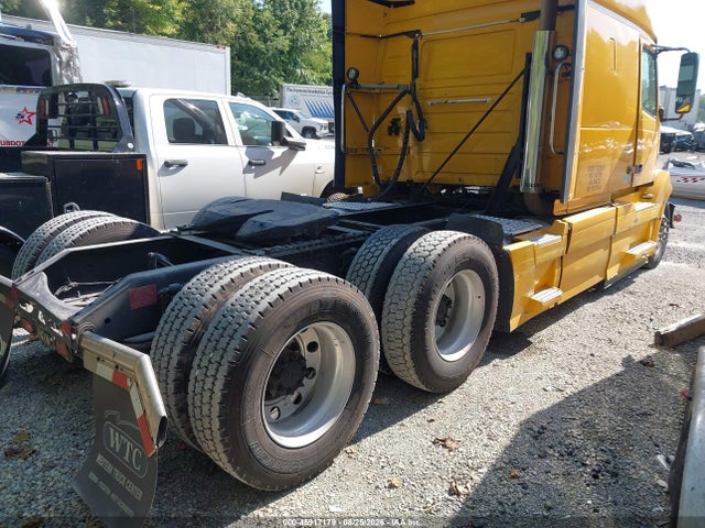 Продажа на аукционе авто 2015 Volvo Vn Vnl, vin: 4V4NC9EH4FN919144, номер лота: 45917179