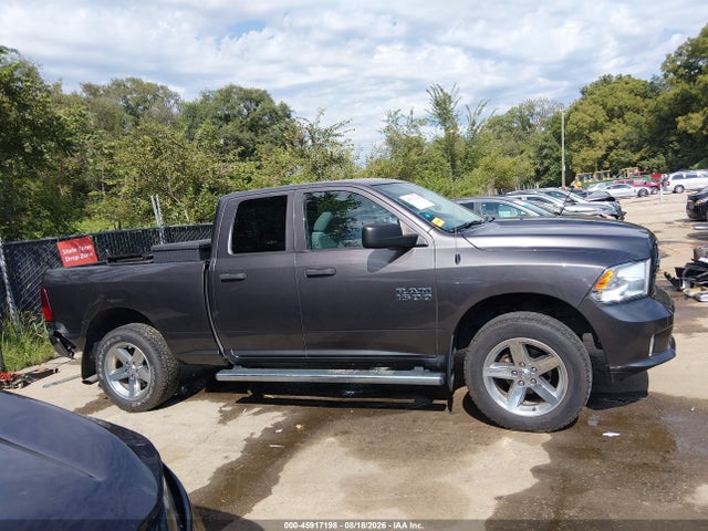 Продажа на аукционе авто 2017 Ram 1500 Express  4x4 6'4 Box, vin: 1C6RR7FG7HS842559, номер лота: 45917198
