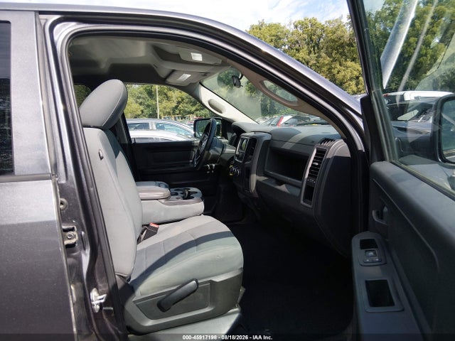 Продажа на аукционе авто 2017 Ram 1500 Express  4x4 6'4 Box, vin: 1C6RR7FG7HS842559, номер лота: 45917198