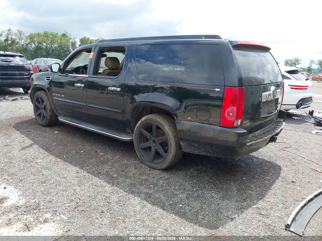 Продаж на аукціоні авто 2011 Cadillac Escalade Esv Luxury, vin: 1GYS4HEF2BR396384, номер лоту: 45917209