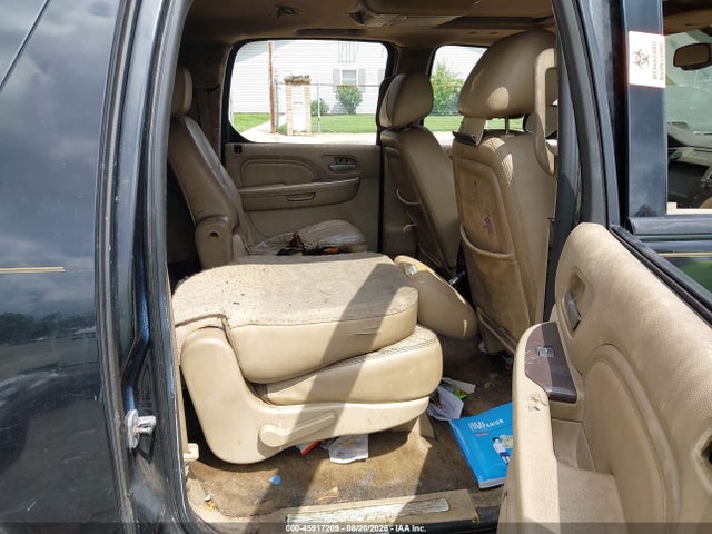 Продаж на аукціоні авто 2011 Cadillac Escalade Esv Luxury, vin: 1GYS4HEF2BR396384, номер лоту: 45917209