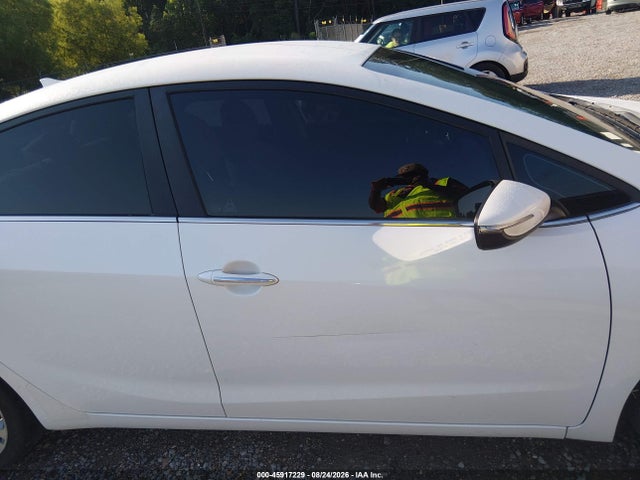 KNAFX4A8XG5552925 KIA FORTE EX