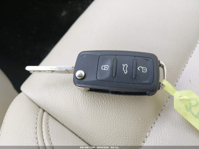 2015 Volkswagen Tiguan R-line მანქანა იყიდება აუქციონზე, vin: WVGBV7AX0FW088807, აუქციონის ნომერი: 45917296