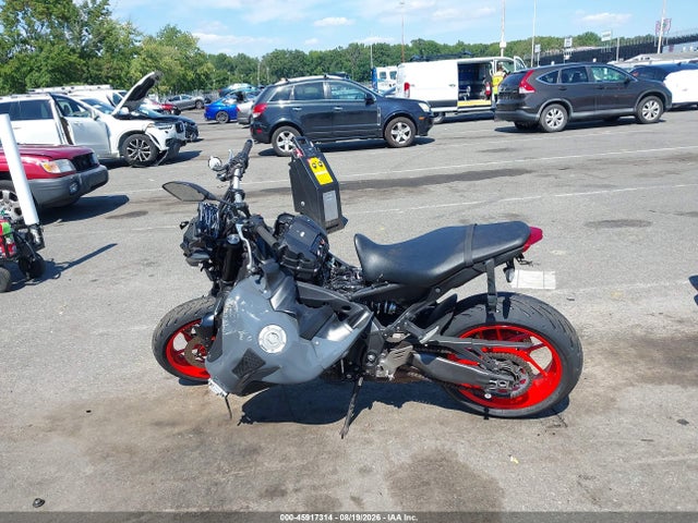 45917314 :رقم المزاد ، JYARN71E1MA001102 vin ، 2021 Yamaha Mt09 مزاد بيع