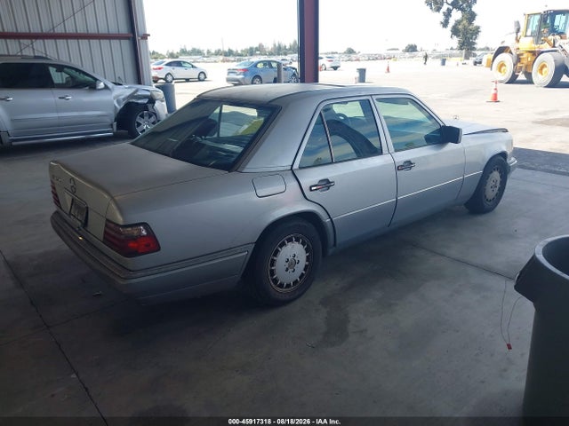 Aukcja sprzedaży 1995 Mercedes-benz E 320 Base/320 Special, vin: WDBEA32E1SC261084, numer aukcji: 45917318