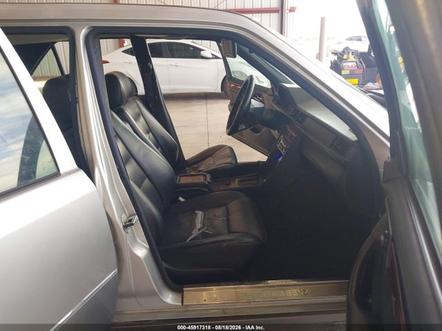Aukcja sprzedaży 1995 Mercedes-benz E 320 Base/320 Special, vin: WDBEA32E1SC261084, numer aukcji: 45917318