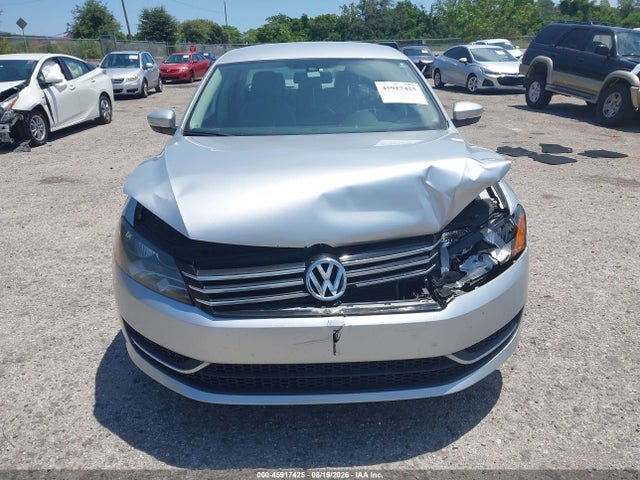 2014 Volkswagen Passat 1.8t S მანქანა იყიდება აუქციონზე, vin: 1VWAT7A30EC111373, აუქციონის ნომერი: 45917425