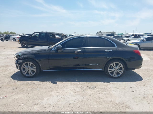 45917561 :رقم المزاد ، 55SWF4KB4JU268968 vin ، 2018 Mercedes-benz C 300 4matic مزاد بيع