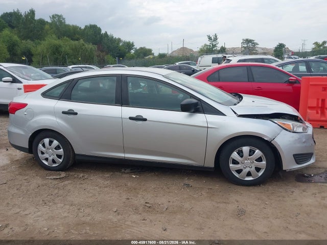 2016 Ford Focus S მანქანა იყიდება აუქციონზე, vin: 1FADP3E2XGL266651, აუქციონის ნომერი: 45917600