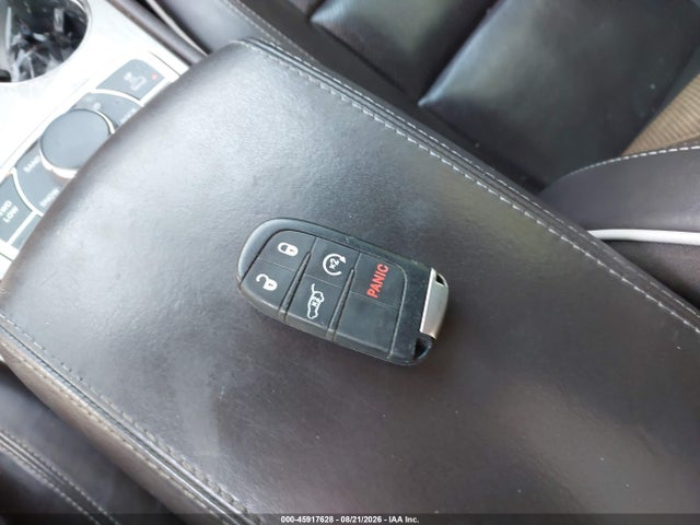 45917628 :رقم المزاد ، 1C4RJFCT4KC844170 vin ، 2019 Jeep Grand Cherokee Overland مزاد بيع