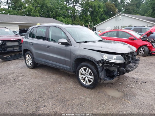 2013 Volkswagen Tiguan S მანქანა იყიდება აუქციონზე, vin: WVGAV7AX8DW534131, აუქციონის ნომერი: 45917681