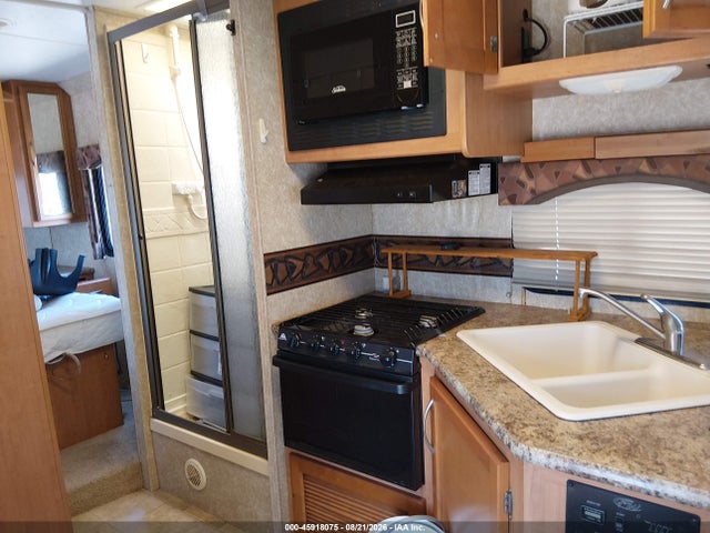 2010 Ford E-350 Cutaway მანქანა იყიდება აუქციონზე, vin: 1FDWE3FSXADA96862, აუქციონის ნომერი: 45918075