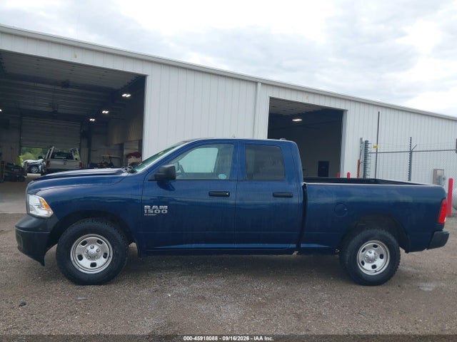 Продаж на аукціоні авто 2019 Ram 1500 Classic Tradesman  4x2 6'4 Box, vin: 1C6RR6FG2KS678140, номер лоту: 45918088