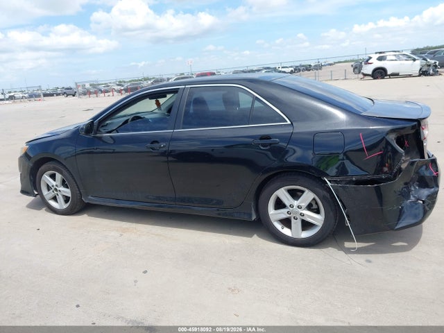 4T1BF1FK1EU446353 Toyota CAMRY SE