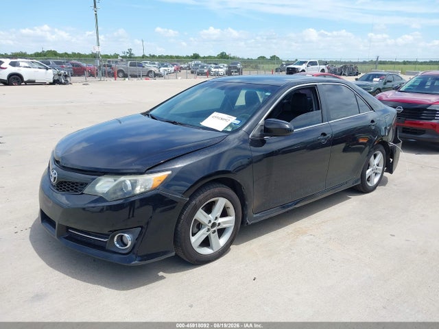 4T1BF1FK1EU446353 Toyota CAMRY SE